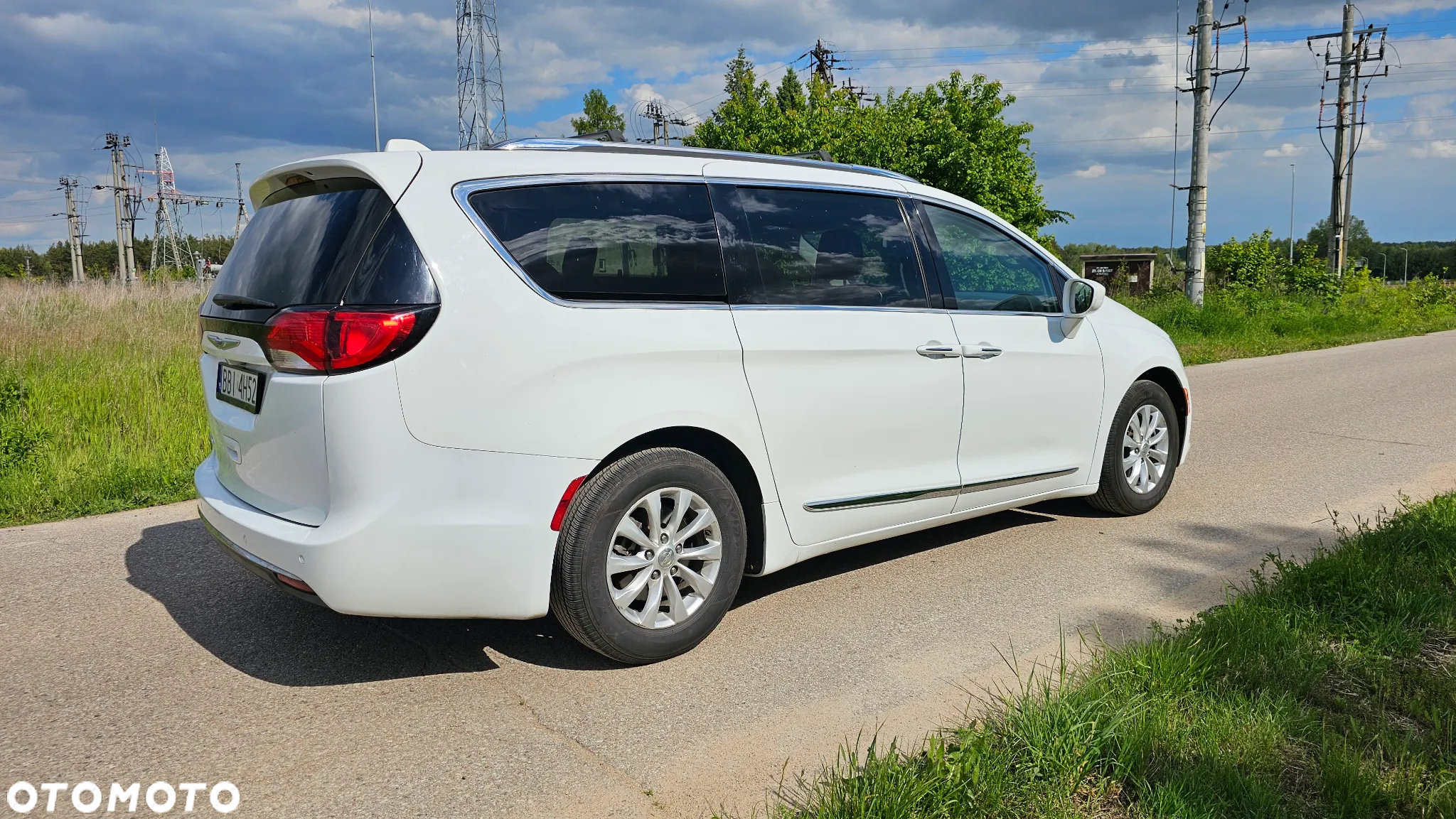 Chrysler Pacifica - 10