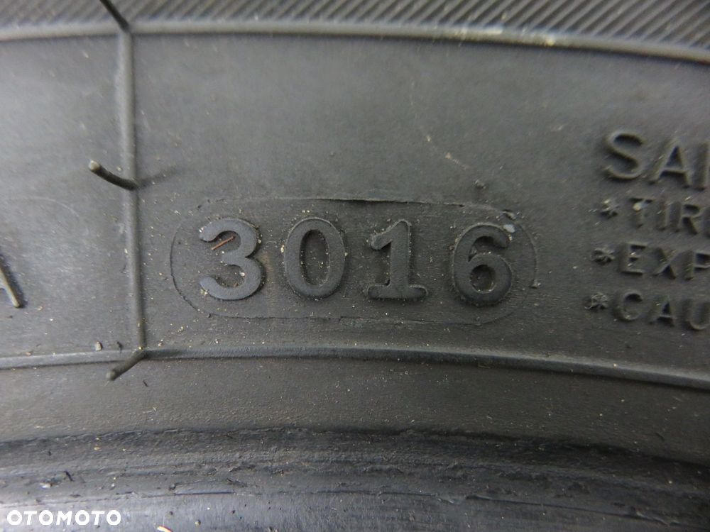 2X 215/60R16 OPONY ZIMOWE Gremax Capturar WCH 8 99H XL - 2