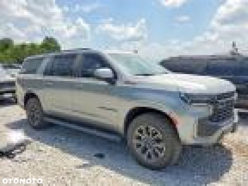 Chevrolet Suburban - 3