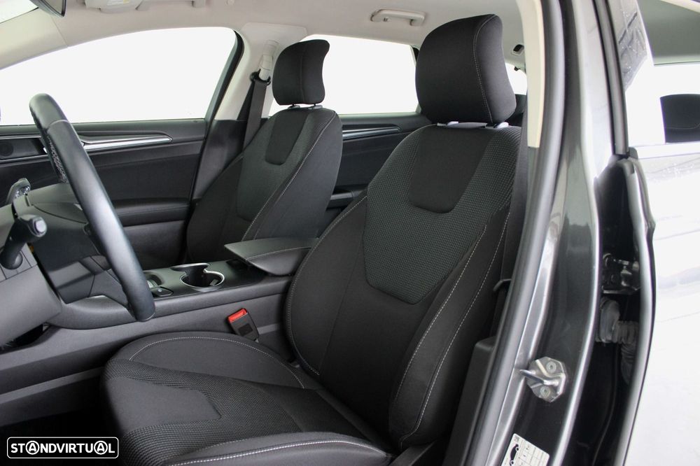 Ford Mondeo SW 2.0 HEV Titanium - 35