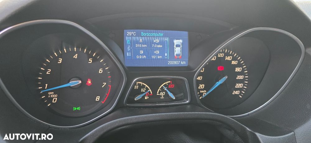 Ford Focus 1.6 TDCI DPF Titanium - 19