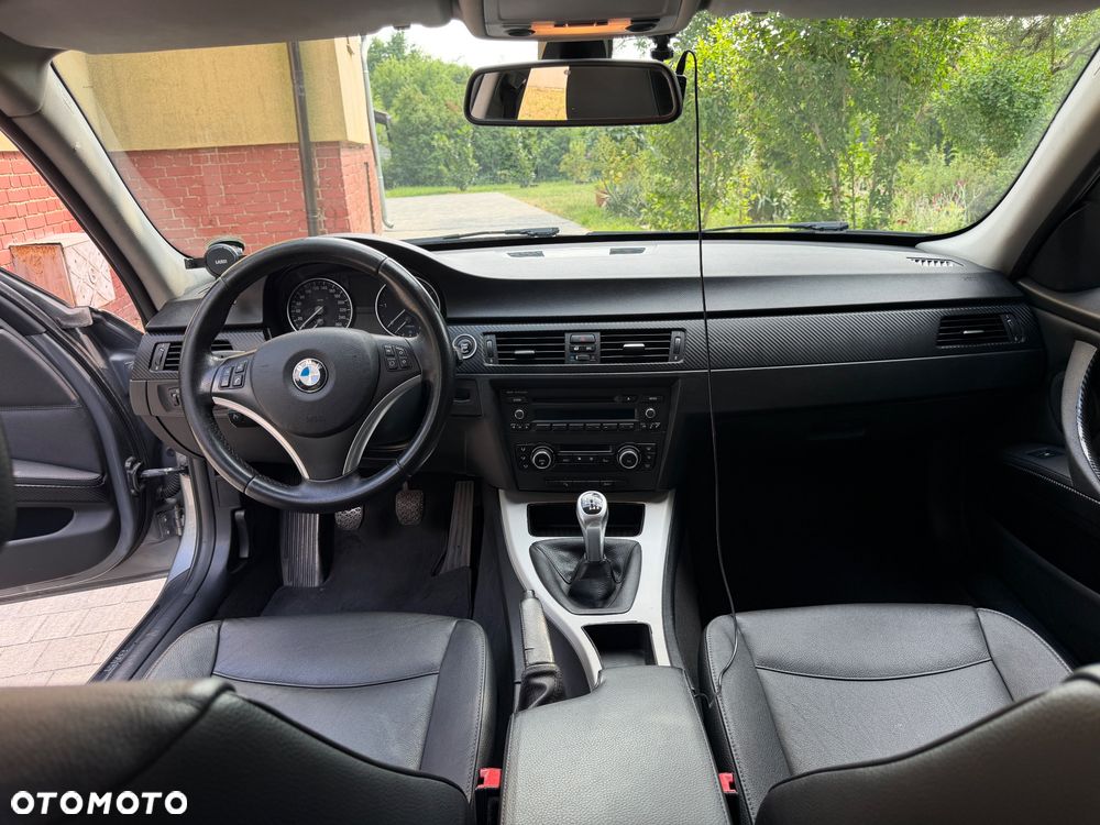 BMW Seria 3 320d - 14