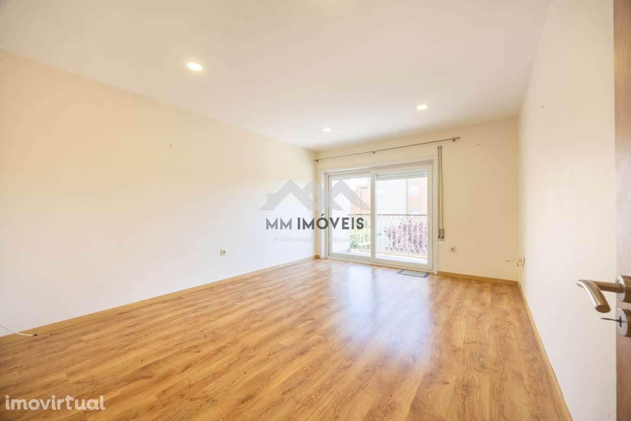 Apartamento T2 | Matosinhos | Metro | Renovado | Varandas | Possibilid - Grande imagem: 4/33