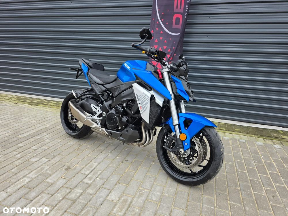 Suzuki GSX - 33