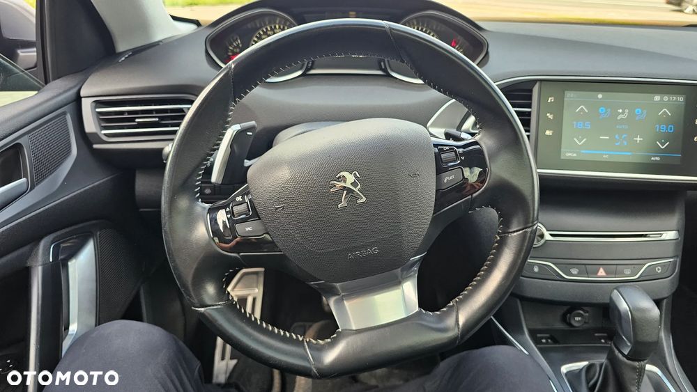 Peugeot 308 1.5 BlueHDi Allure Pack S&S EAT8 - 24