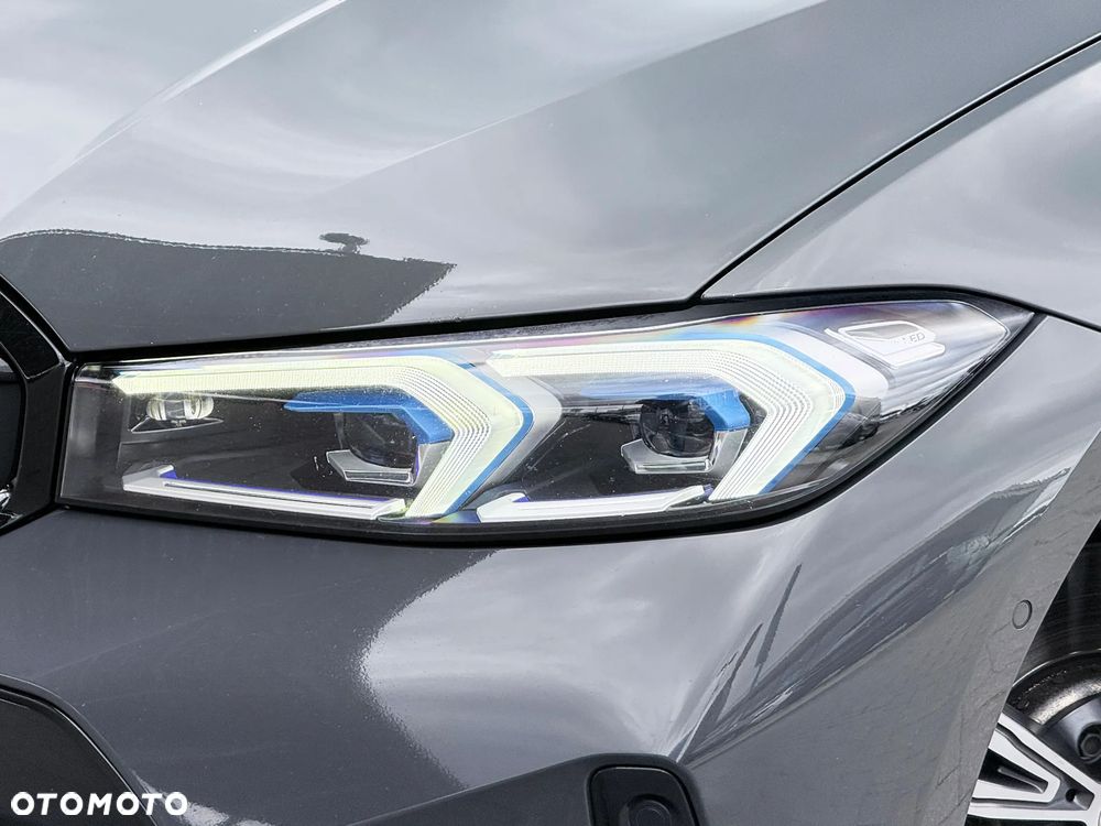 BMW Seria 3 330d xDrive M Sport - 10