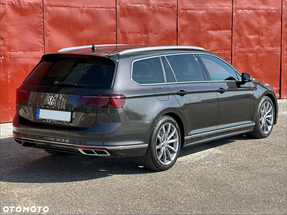 Volkswagen Passat - 31