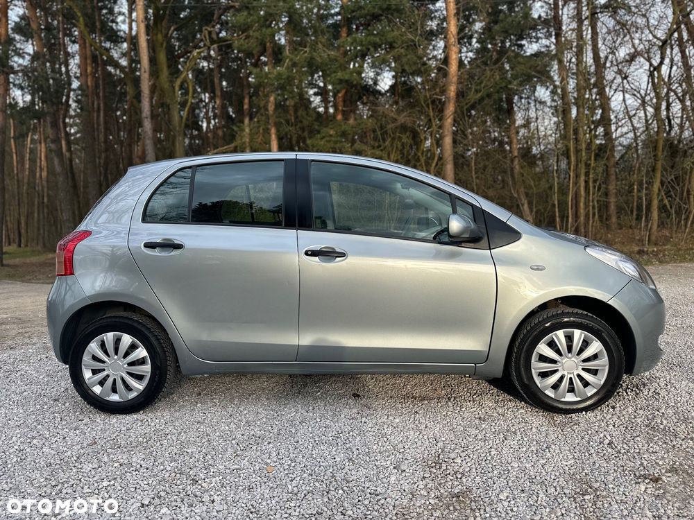 Toyota Yaris 1.0 Luna A/C - 2