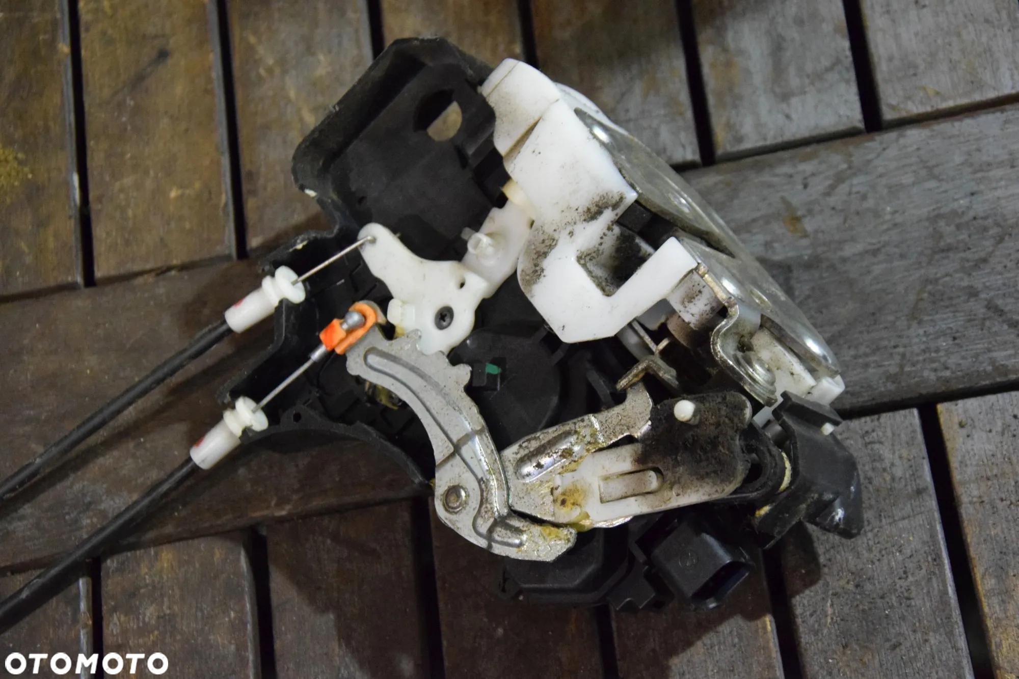 Mitsubishi COLT 6 VI Zamek drzwi prawy tył 2PIN - 2