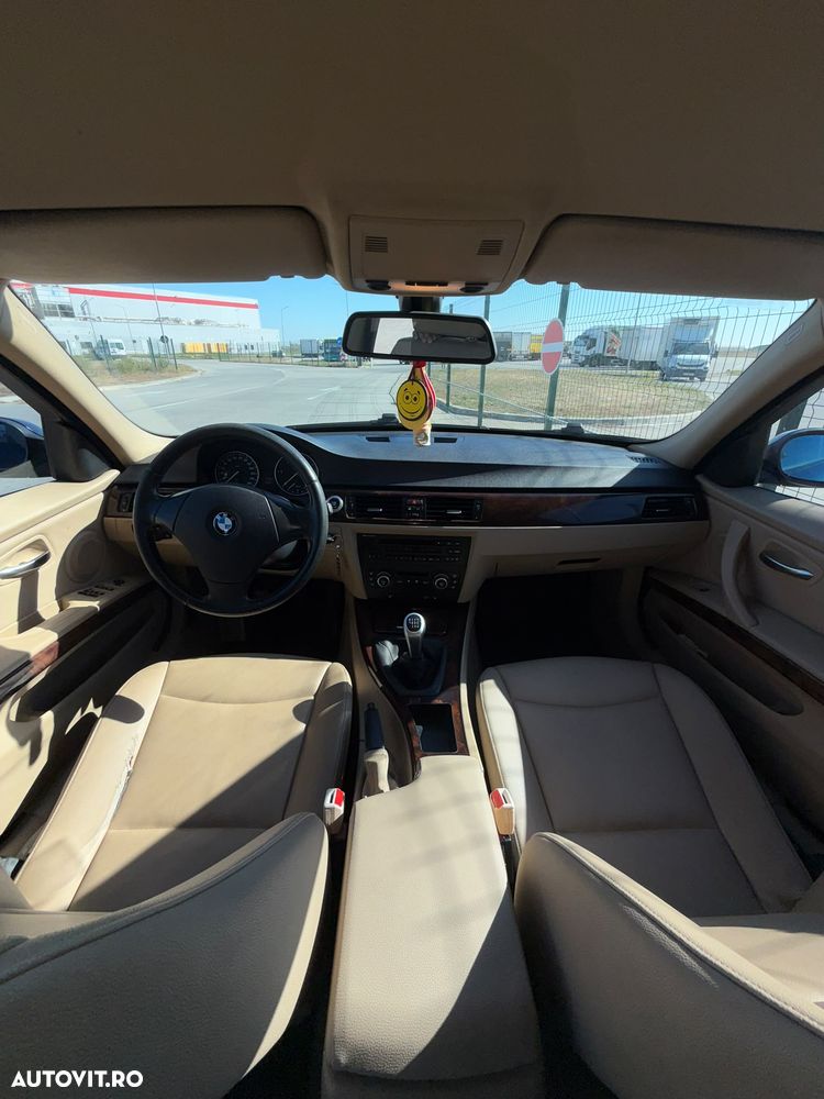 BMW Seria 3 318d - 12
