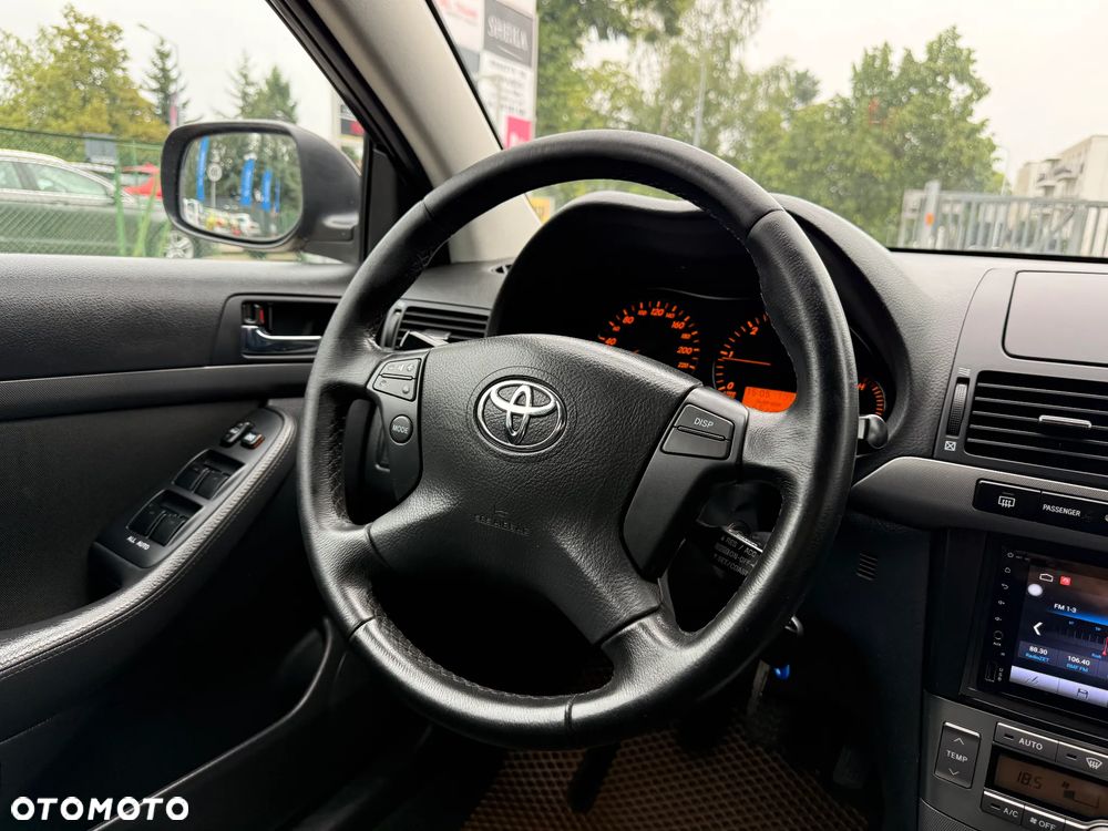 Toyota Avensis 2.0 D-4D - 31