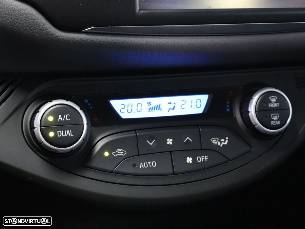 Toyota Yaris 1.5 HSD Comfort - 16