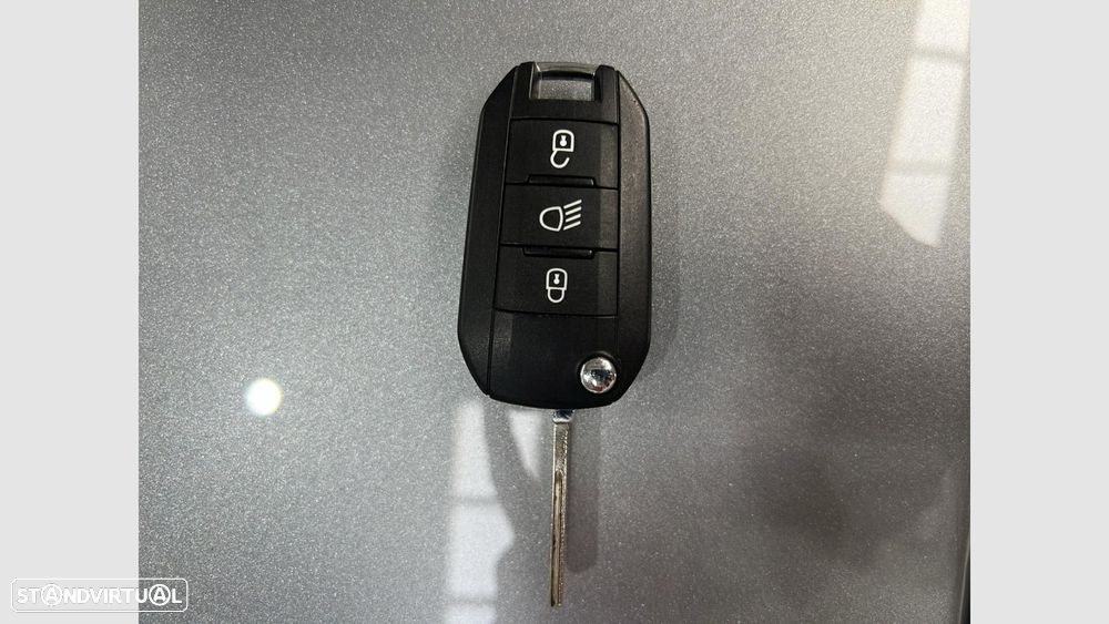 Peugeot 2008 1.2 PureTech Active Pack - 24