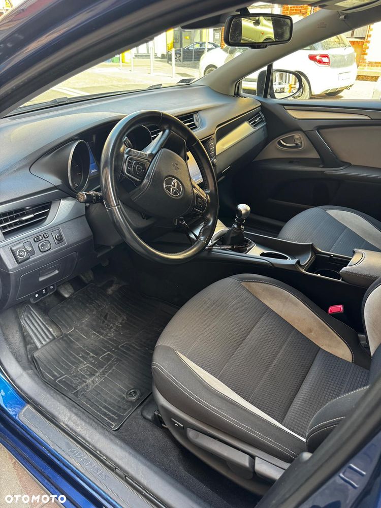 Toyota Avensis - 6