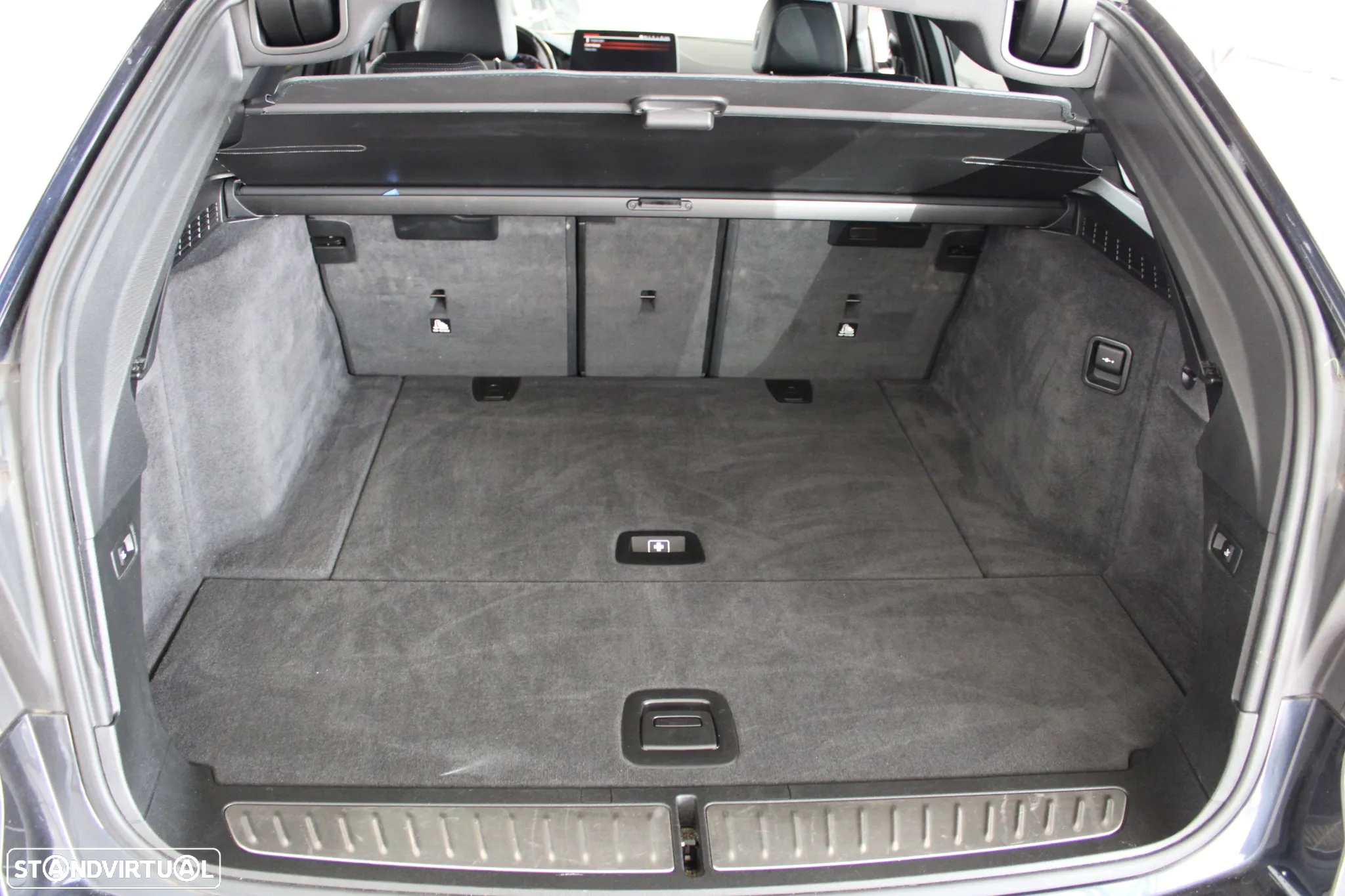BMW 520 d Pack Desportivo M Auto - 25
