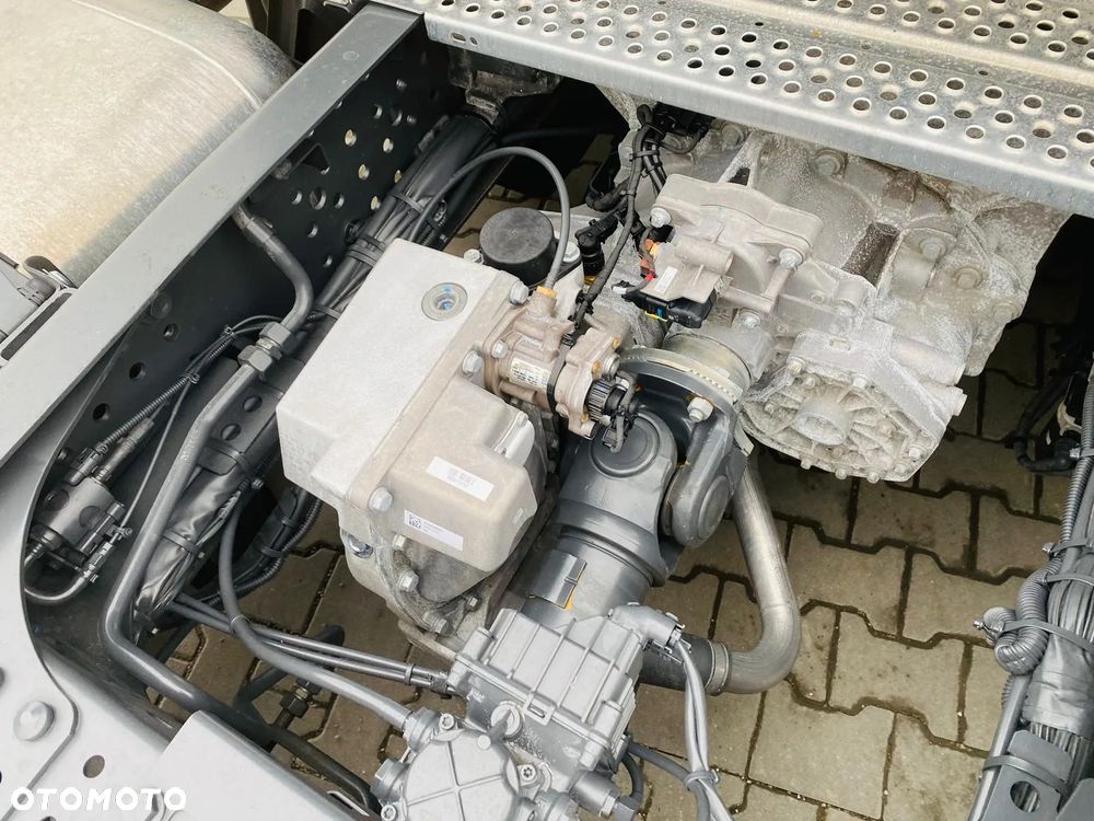 Mercedes-Benz Actros 1845 Retarder Bogato Wyposażony Niemcy niski Przebieg - 10