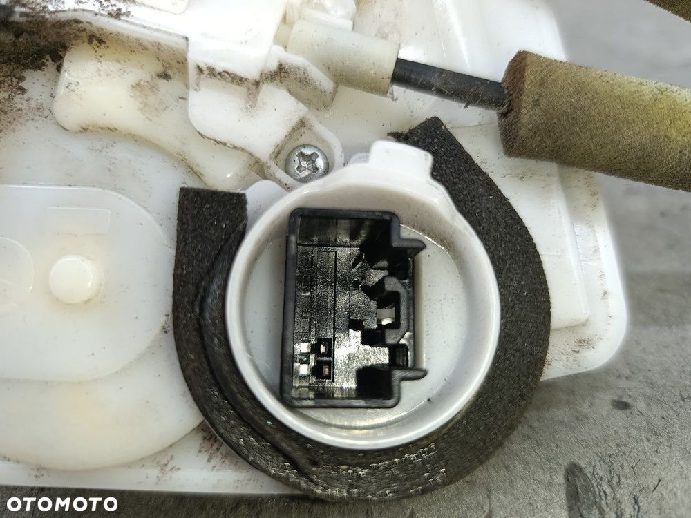 ZAMEK DRZWI PRAWY TYŁ MAZDA 2 II F96-G15-R1 - 8