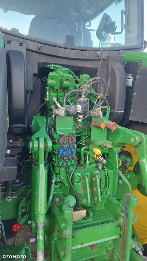 John Deere 6215R - 7