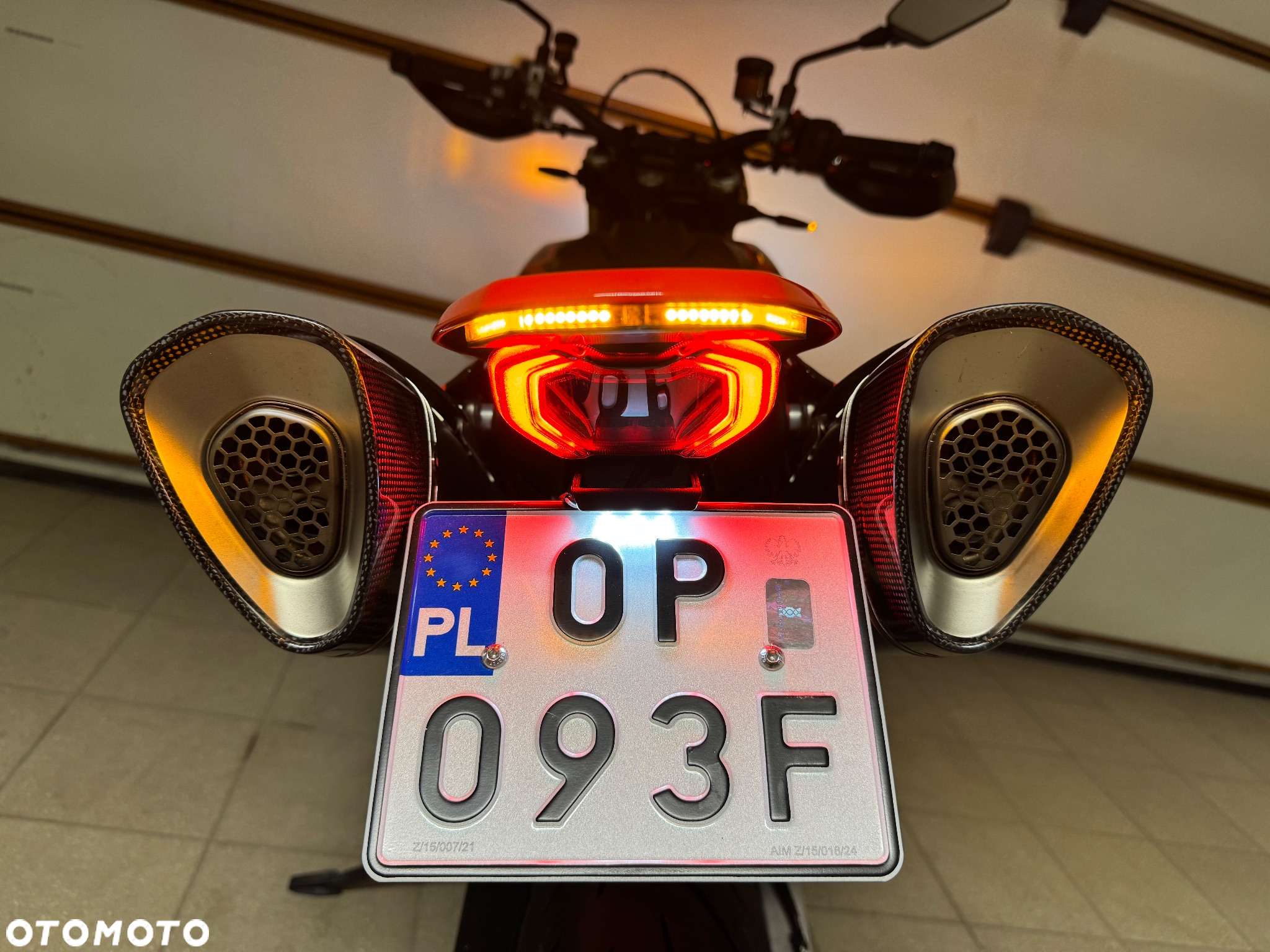 Ducati Hypermotard - 12