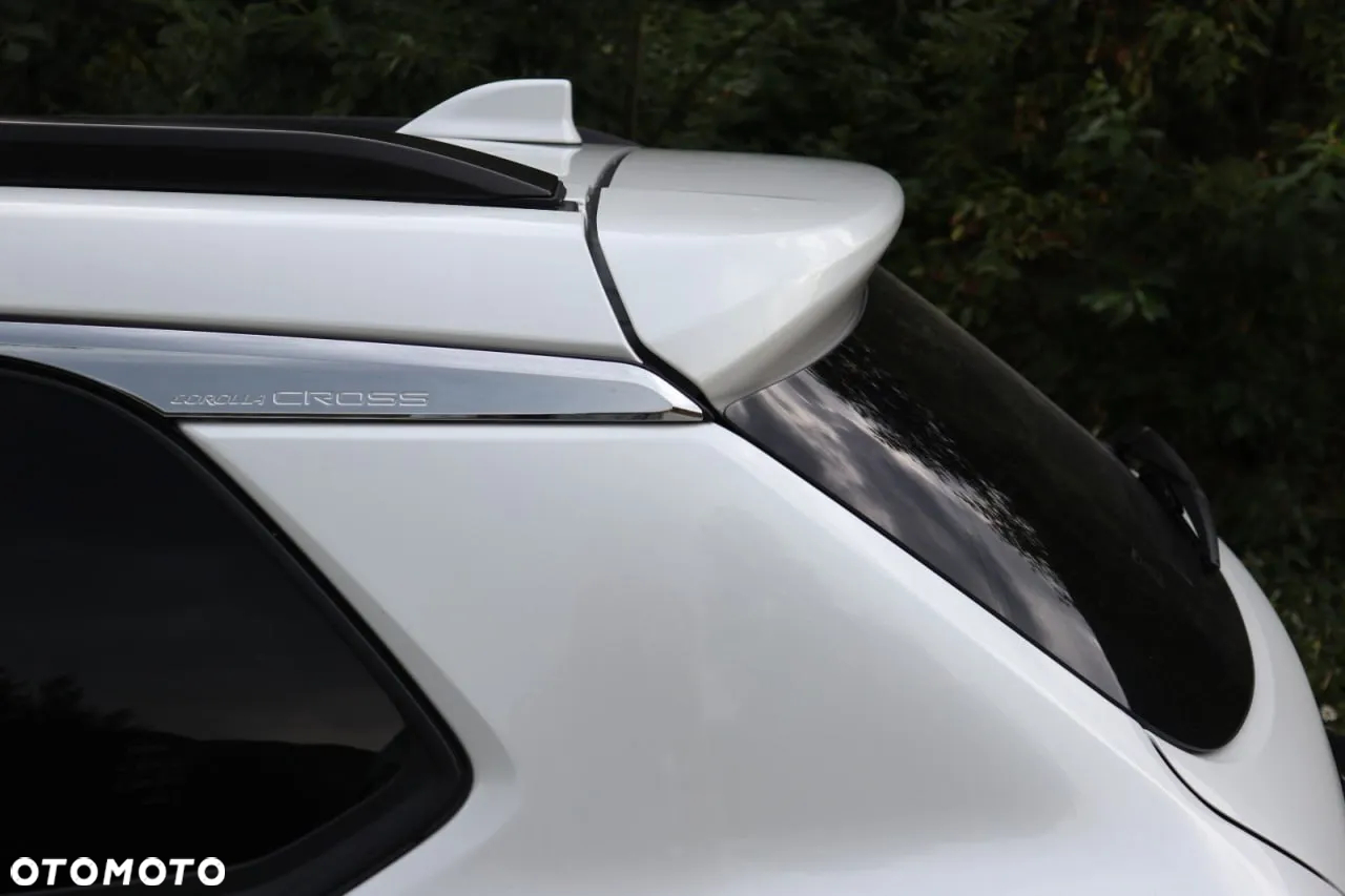 Toyota Corolla Cross 2.0 Hybrid Executive AWD - 14