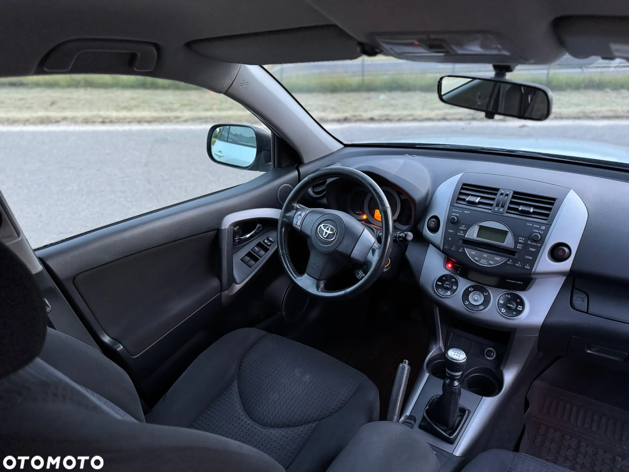 Toyota RAV4 - 6