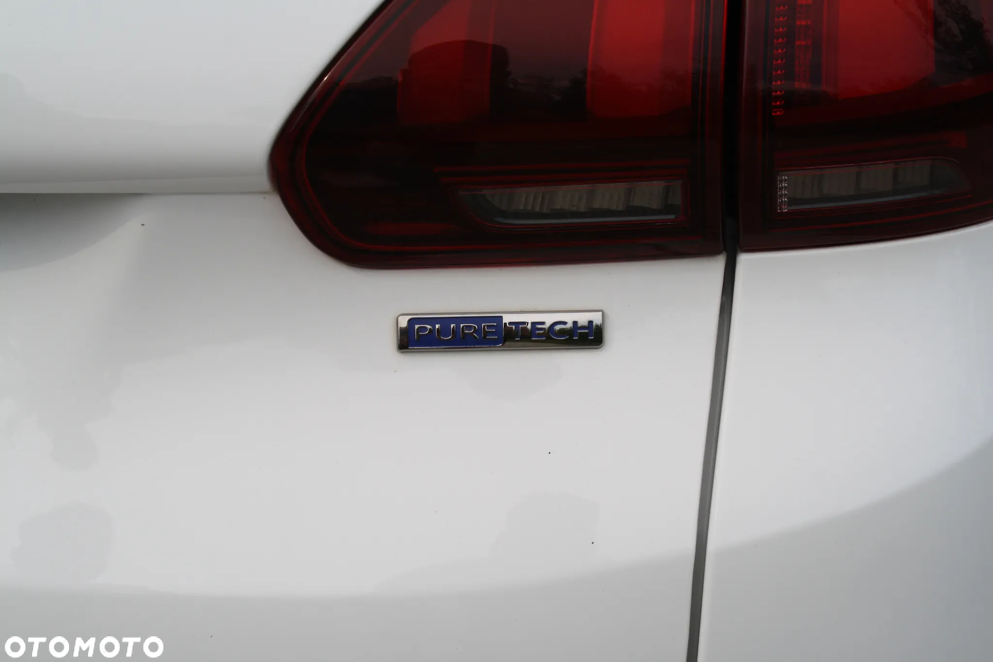 Peugeot 2008 1.2 Pure Tech Style S&S - 11