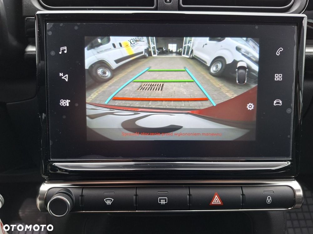 Citroën C3 1.2 PureTech Shine EAT6 - 24