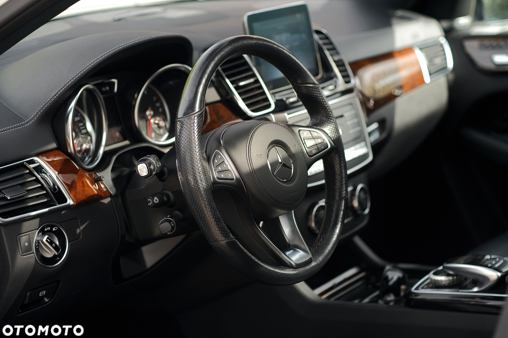 Mercedes-Benz GLS - 16