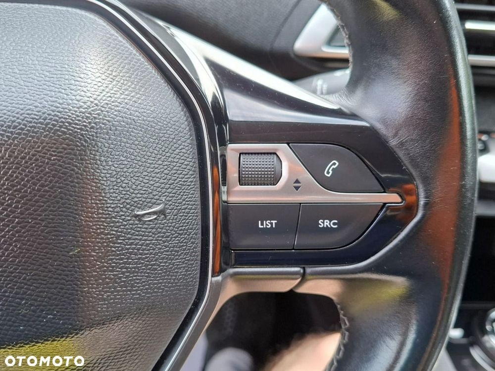 Peugeot 3008 PureTech 130 Stop & Start GPF Allure - 35