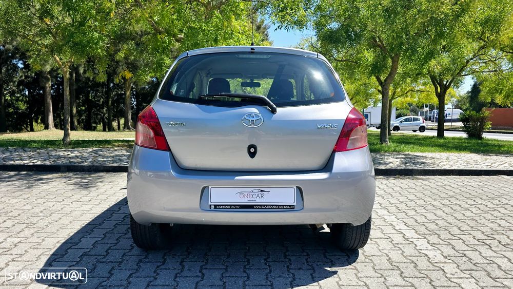 Toyota Yaris 1.0 VVT-i AC Manual - 11