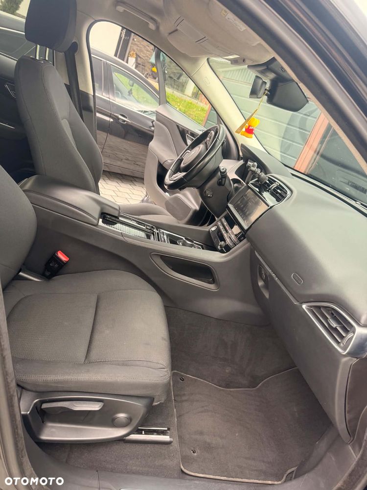 Jaguar F-Pace 2.0 i4D AWD R-Sport - 9