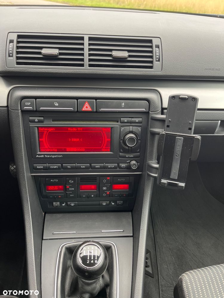 Audi A4 Avant 2.0 TDI - 23