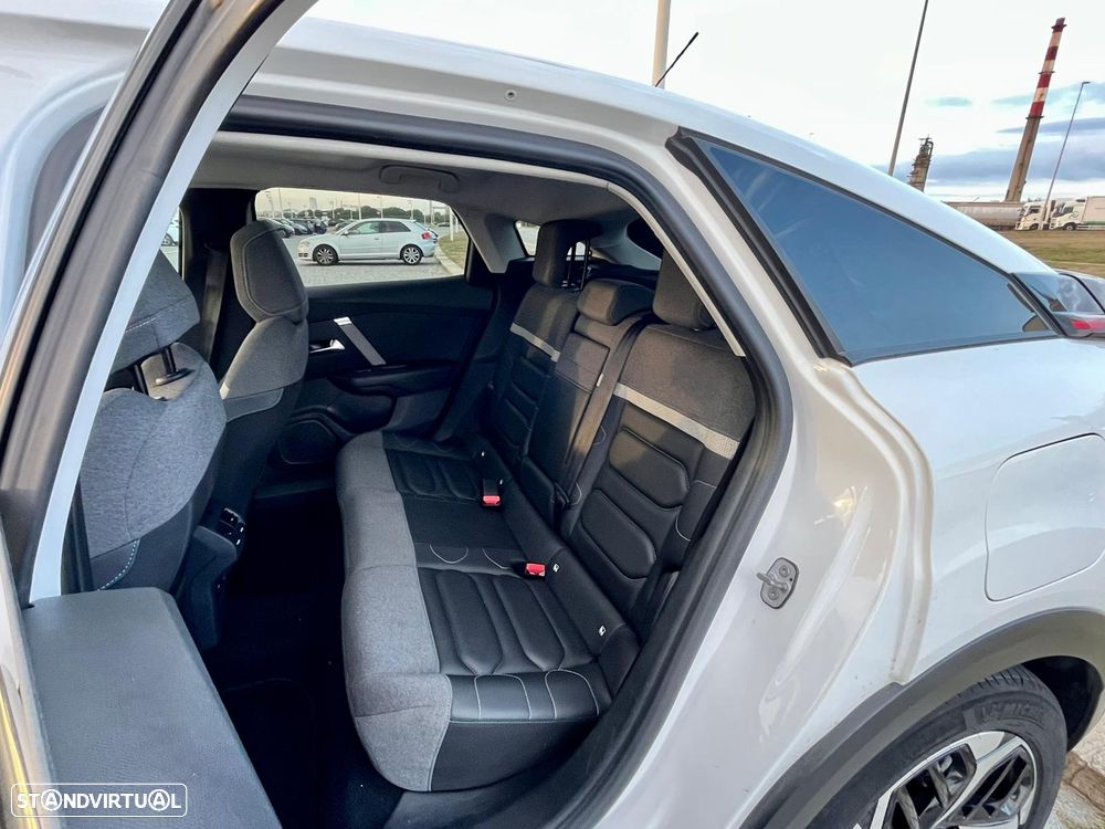Citroën C4 X 1.2 PureTech Shine EAT8 - 2