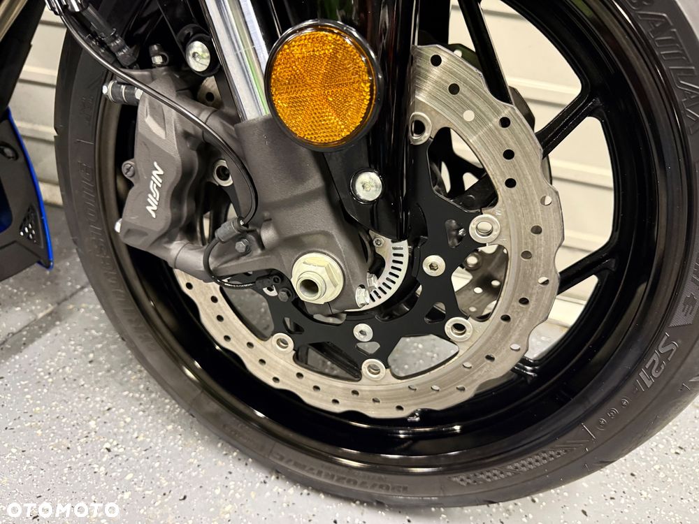 Suzuki GSX - 9