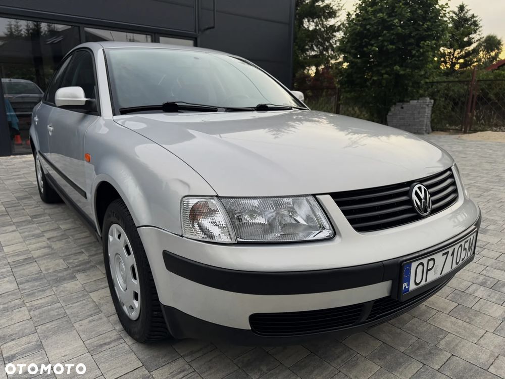 Volkswagen Passat 1.6 GL - 8
