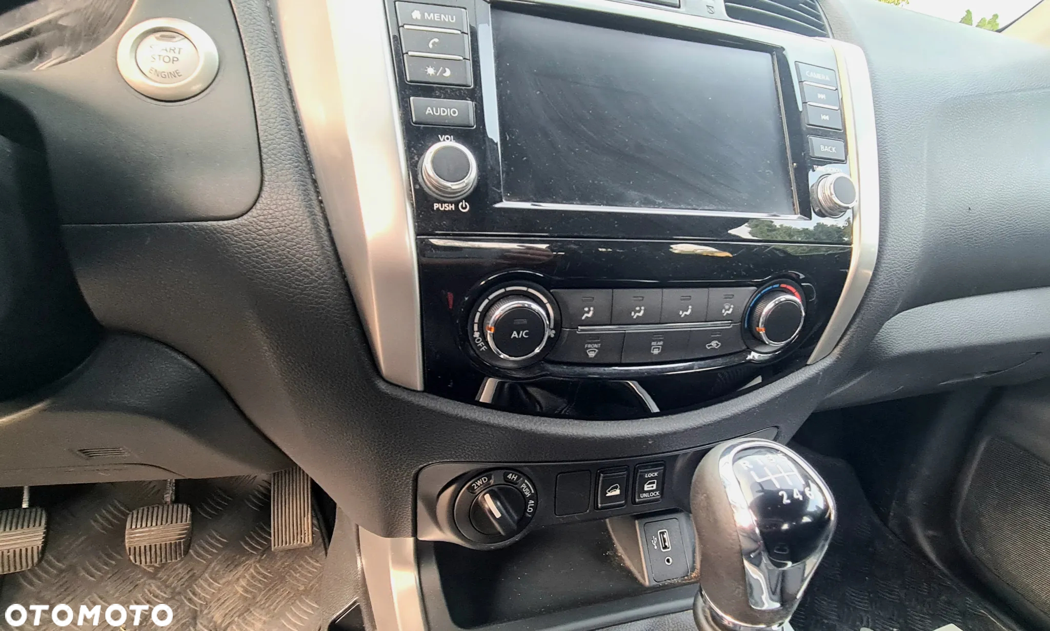 Nissan Navara DC 4x4 EU6 S&S Tekna - 10