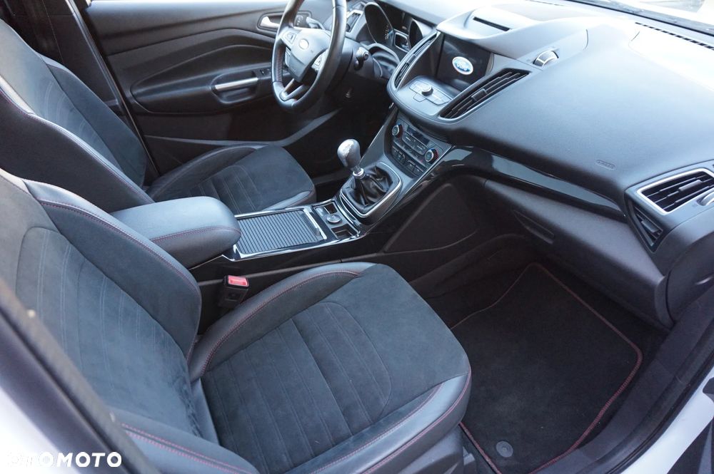 Ford Kuga 1.5 EcoBoost FWD ST-Line ASS - 18
