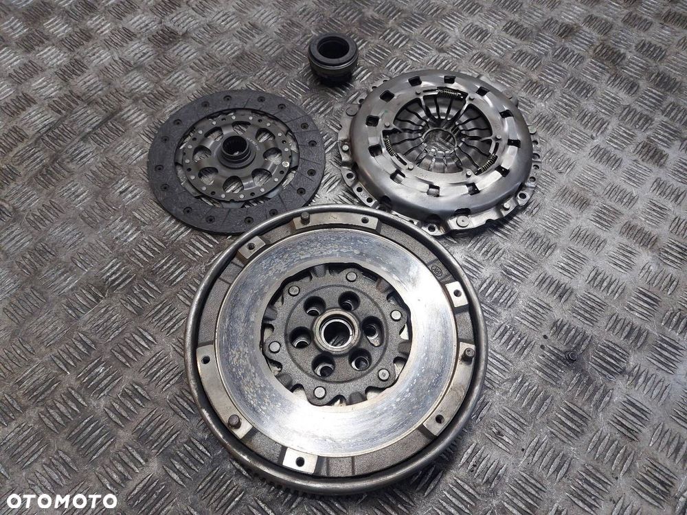 KOŁO DWUMASOWE + TARCZA + DOCISK + ŁOŻYSKO OPOROWE BMW E91 318i 7560876 - 1