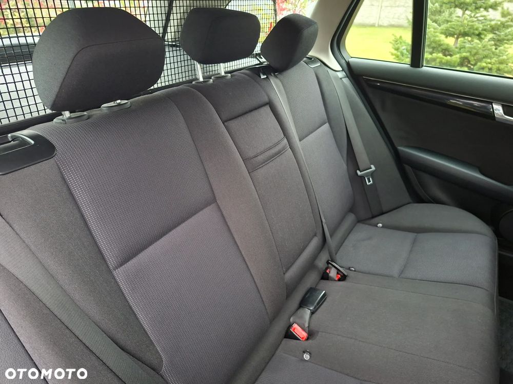 Mercedes-Benz Klasa C 220 CDI DPF BlueEFFICIENCY - 22