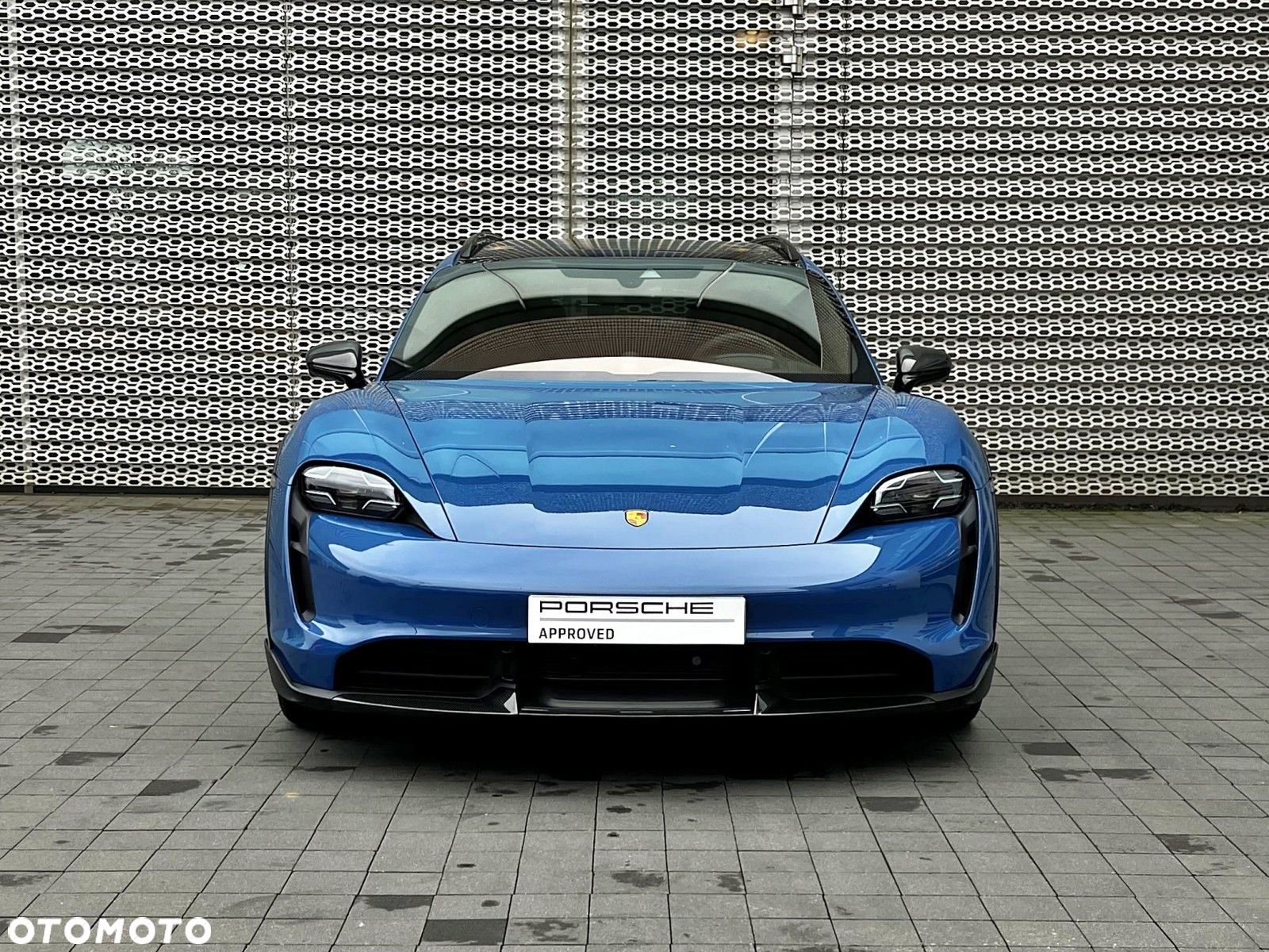 Porsche Taycan Turbo S - 8