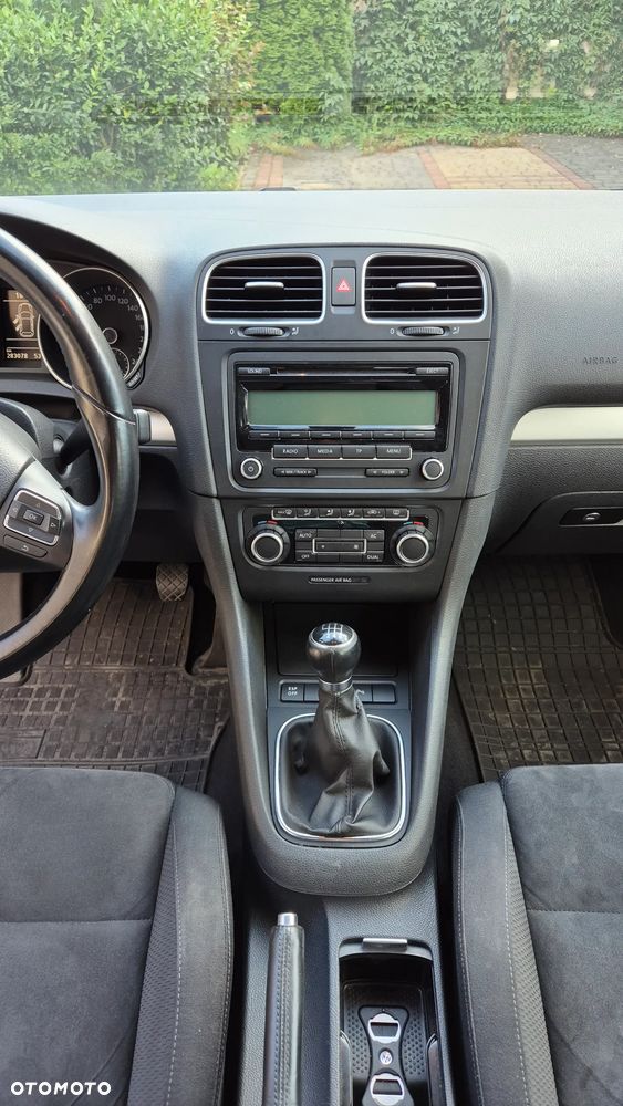 Volkswagen Golf 2.0 TDI Highline - 17