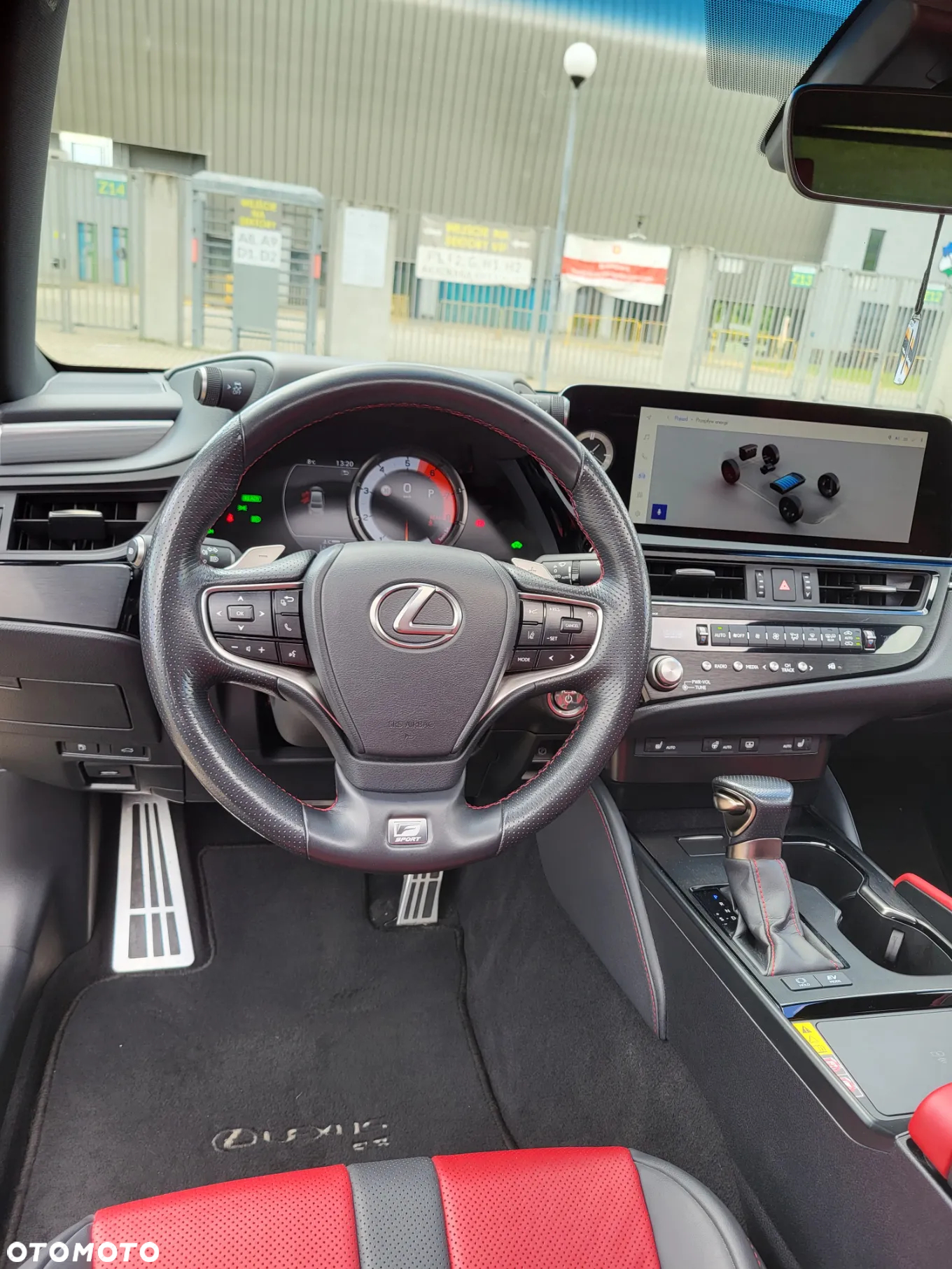 Lexus ES 300h F Sport - 16