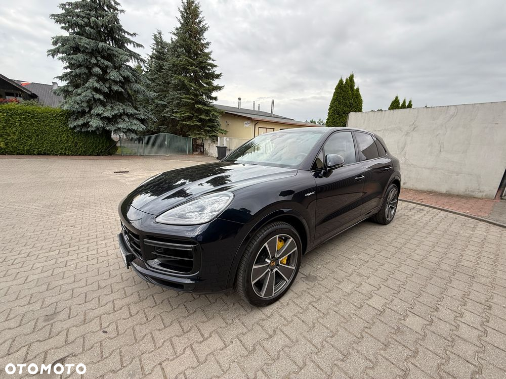 Porsche Cayenne Coupe Turbo S E-Hybrid - 3