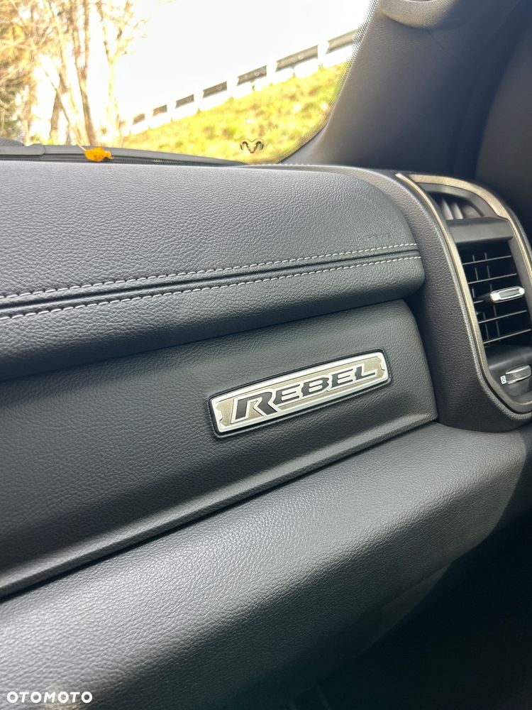 Dodge RAM 1500 5.7 4x4 - 24