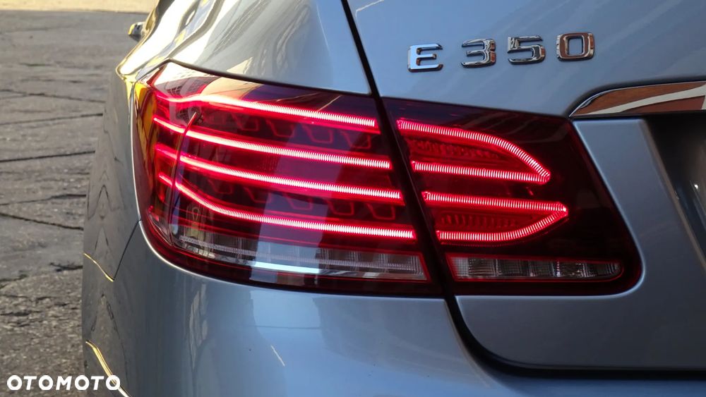 Mercedes-Benz Klasa E 350 4Matic 7G-TRONIC - 29