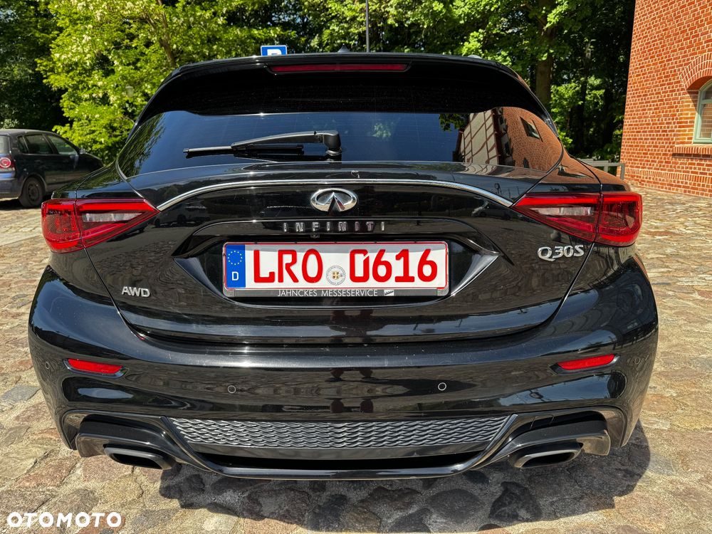 Infiniti Q30 2.0t DCT AWD Sport - 10