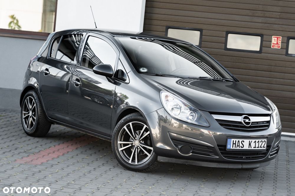 Opel Corsa 1.4 16V Cosmo - 2