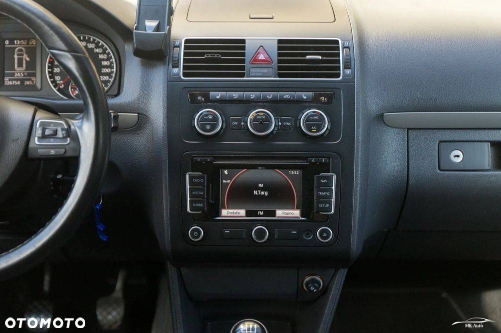 Volkswagen Touran 1.6 TDI DPF BlueMotion Technology Trendline - 28