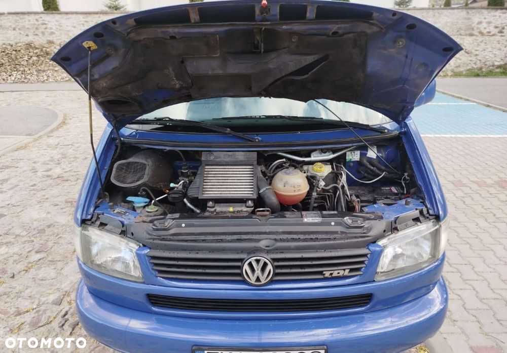 Volkswagen Caravelle - 22