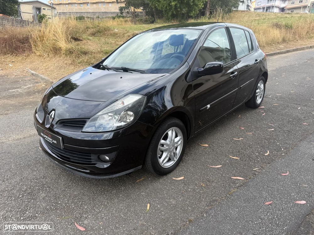 Renault Clio 1.2 16V Confort Dynamique - 1